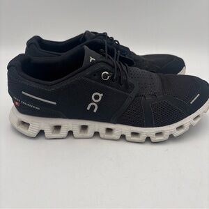 On‎ Running Men's Black and White Athletic Shoes